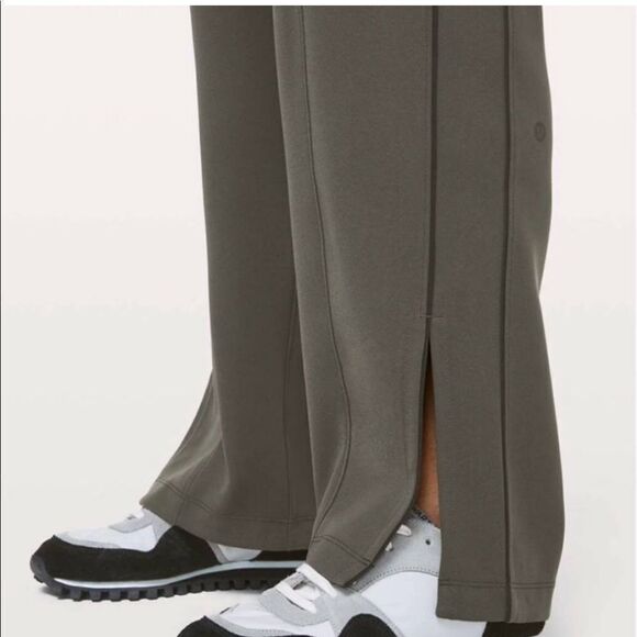 NWT Lululemon On the Right Track Pant Sz 10 - Picture 6 of 9